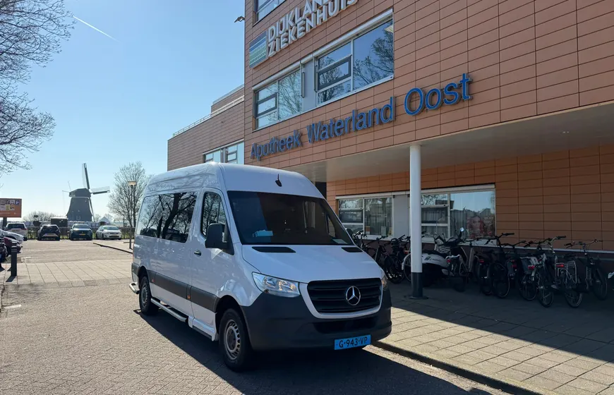 Rolstoeltaxi bij het Dijklander Ziekenhuis in Purmerend