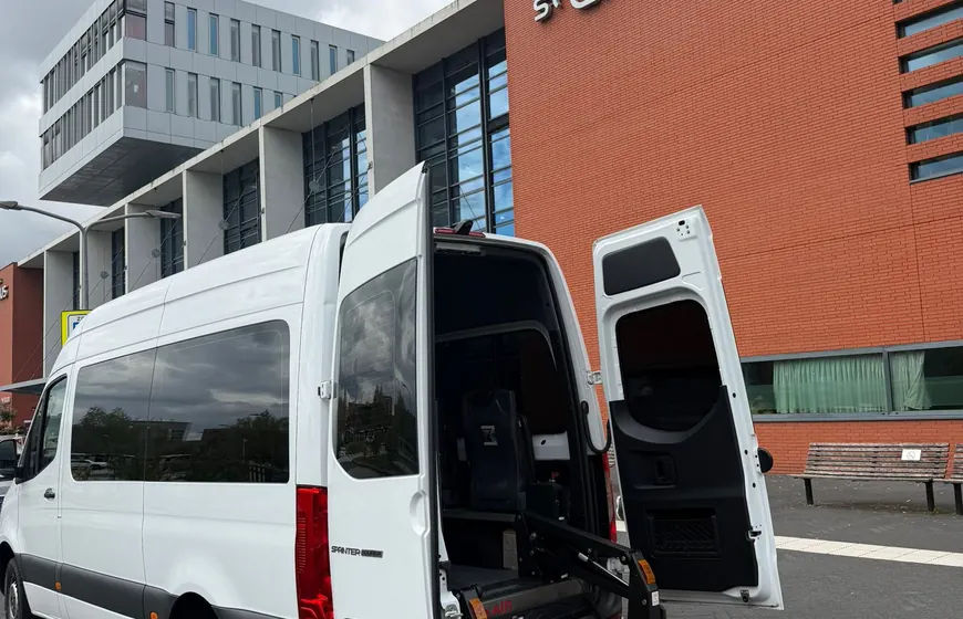 Rolstoeltaxi bij het St. Antonius Ziekenhuis
